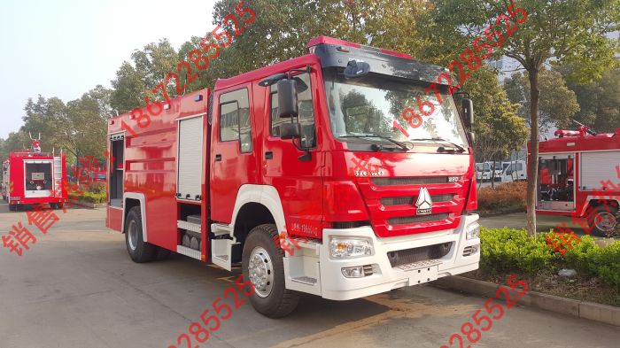 豪沃單橋干粉消防車